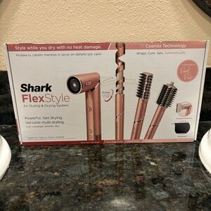 Limited-Edition Pearl Pink FlexStyle
Air Styling & Drying System